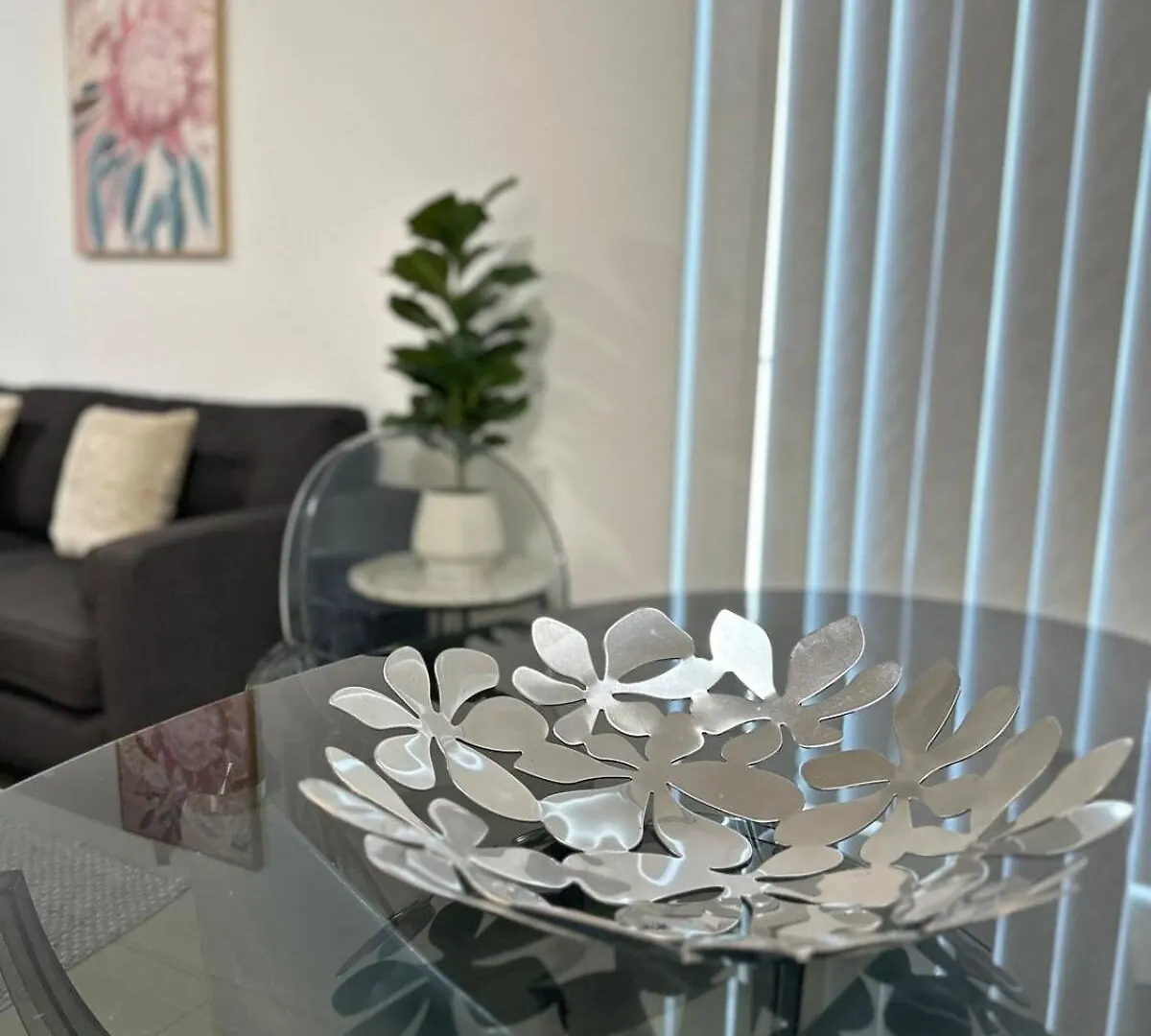 Spacious 4-Bedroom Apartment Next To Harbour Town Gold Coast Avustralya