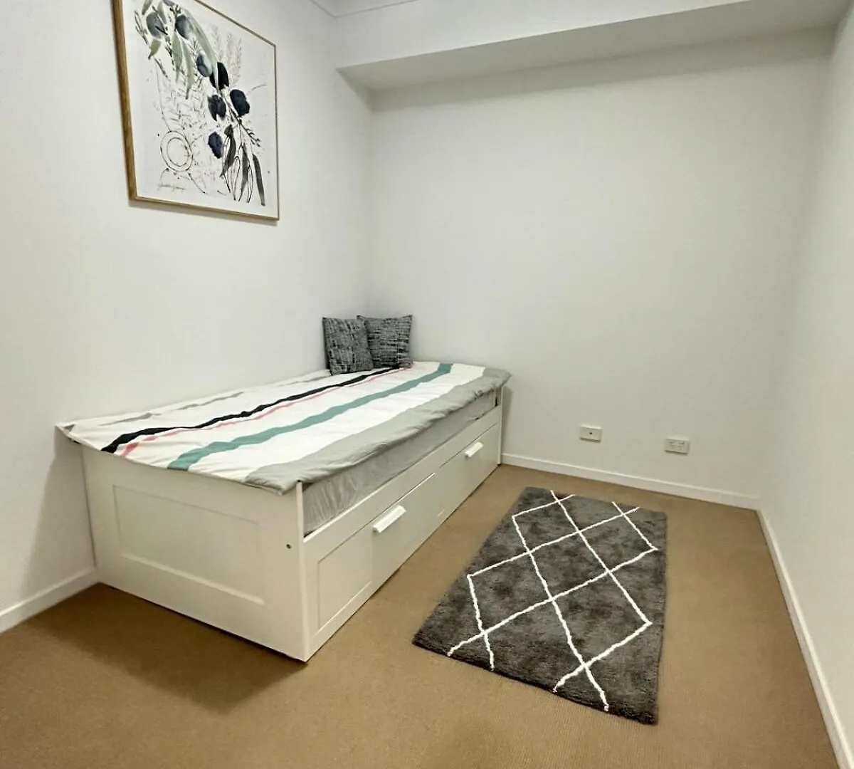 Spacious 4-Bedroom Apartment Next To Harbour Town Gold Coast