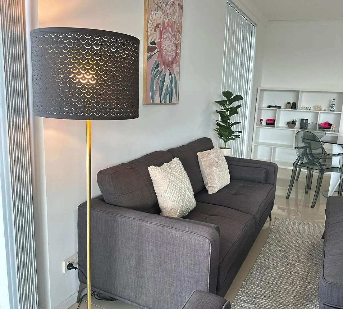 Spacious 4-Bedroom Apartment Next To Harbour Town Gold Coast