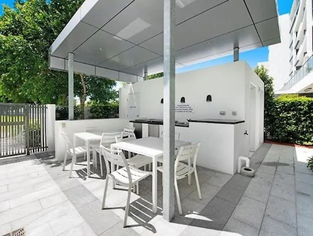 Spacious 4-Bedroom Apartment Next To Harbour Town Gold Coast
